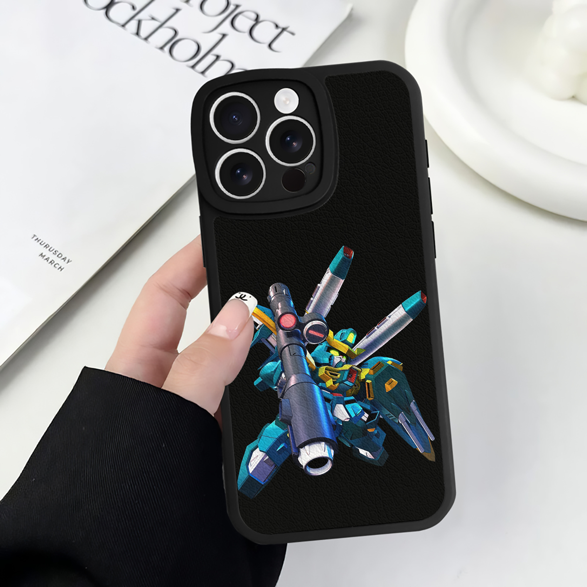 （画像用） 機動戦士ガンダム Mobile Suit Gundam 【iPhone 16シリーズ対応】シリコンスマホケース（レザー調） 材質：シリコン